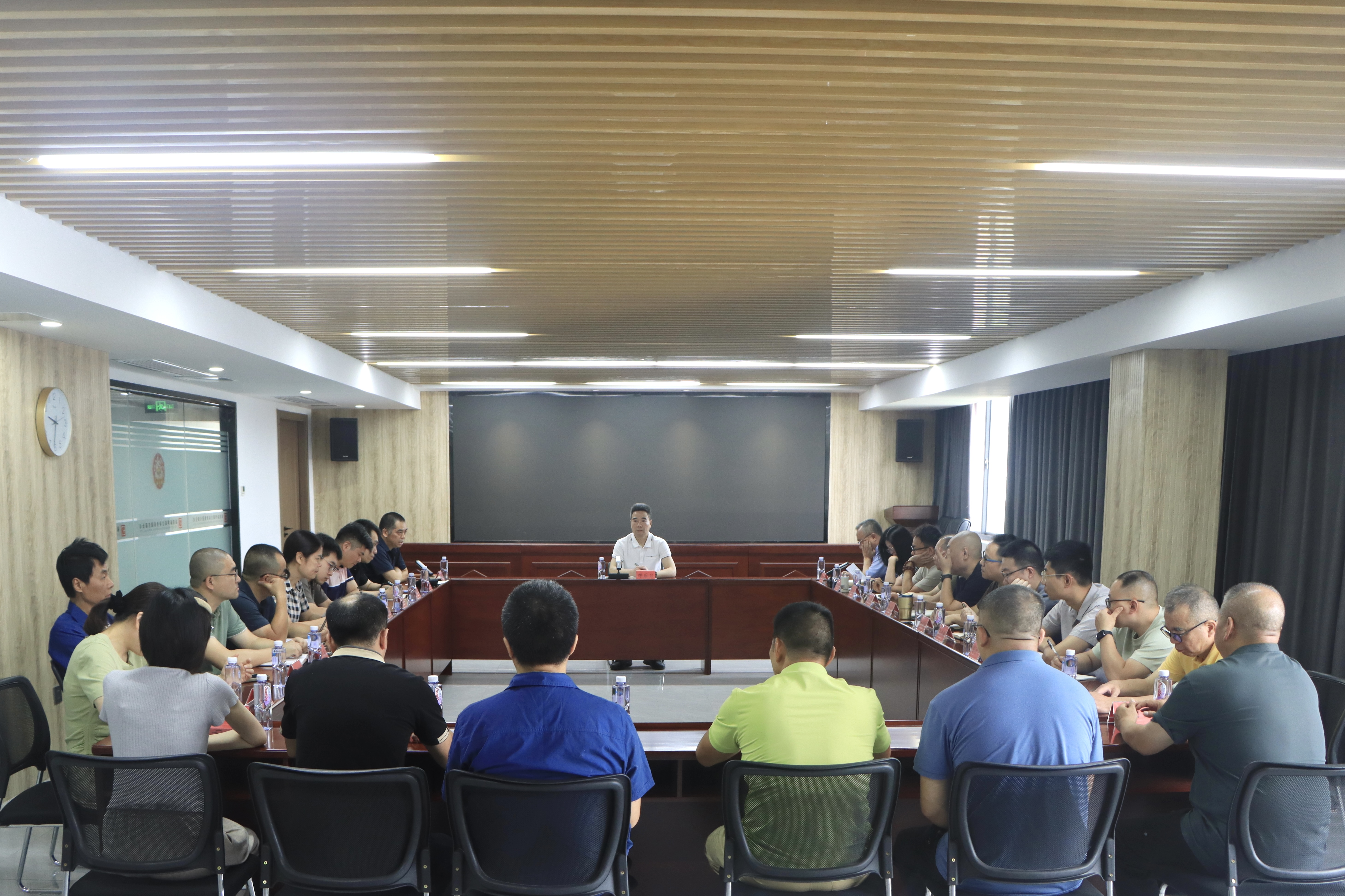 william威廉英国官网召开2025年秋季教材生产印制工作启动会